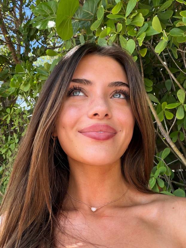 FOTO Multitalentirana bomba: Ova DJ-ica iz Londona zaludjela je cijeli internet izgledom