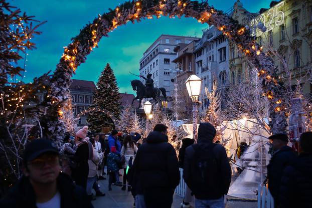 Zagreb: Zagrebački Advent na Trgu bana Jelačića