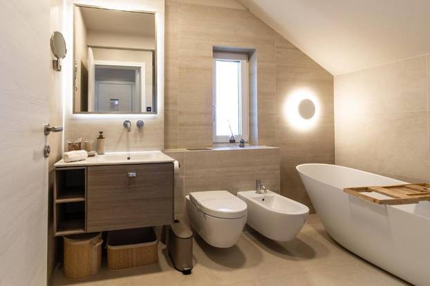 FOTO Ovako izgleda vila bivšeg potpredsjednika HDZ-a. Noćenje 1100 eura, ima bazen, saunu...