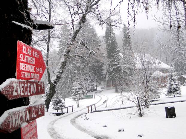 Papuk: Kod planinarskog doma Jankovac napadalo više od 20 cm snijega