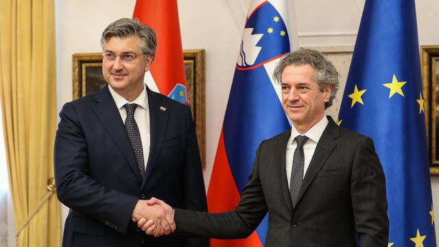 Brdo kod Kranja: Premijer Andrej Plenković  sastao se s predsjednikom slovenske Vlade Robertom Golobom