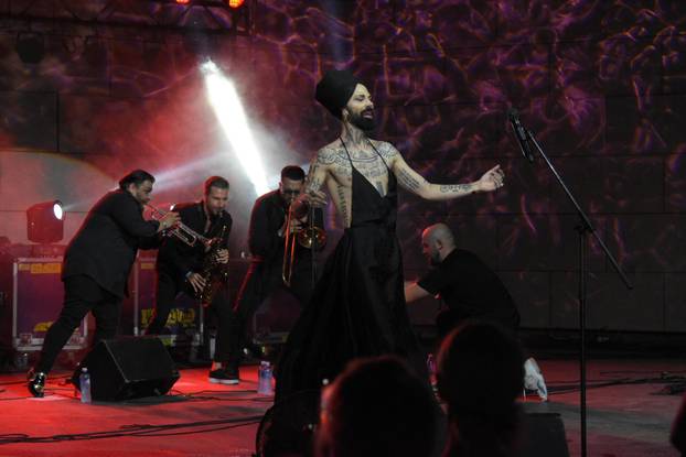 Božo Vrećo održao koncert  na Ljetnoj pozornici u Tvrđavi u Nišu