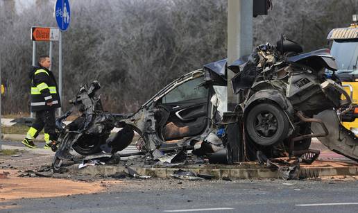 FOTO Evo kako izgleda mjesto stra&scaron;ne nesre&cacute;e u Velikoj Gorici: 'Horor, ni&scaron;ta nije ostalo od auta'