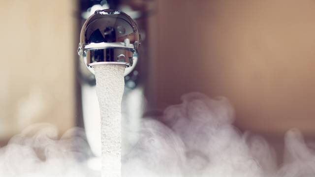 Problemi u Karlovcu: Voda iz vodovoda mutna i nije za piće