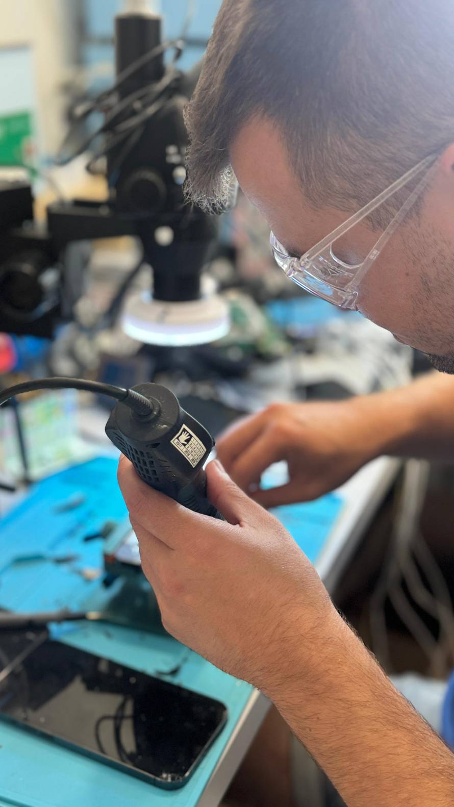 Mobitel vam je pao? Evo gdje ga možete popraviti još isti dan