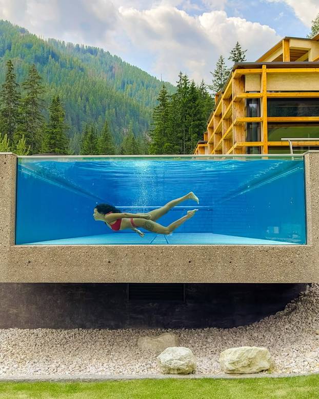 FOTO Ovo je najljepši bazen na Alpama: Topao je, proziran i ima pogled na Dolomite