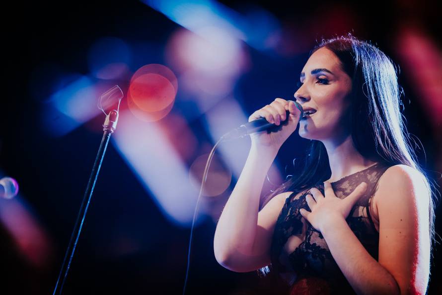 Najveći hitovi Zagrebačkog festivala ispunili su jučer prepunu Tvornicu kulture