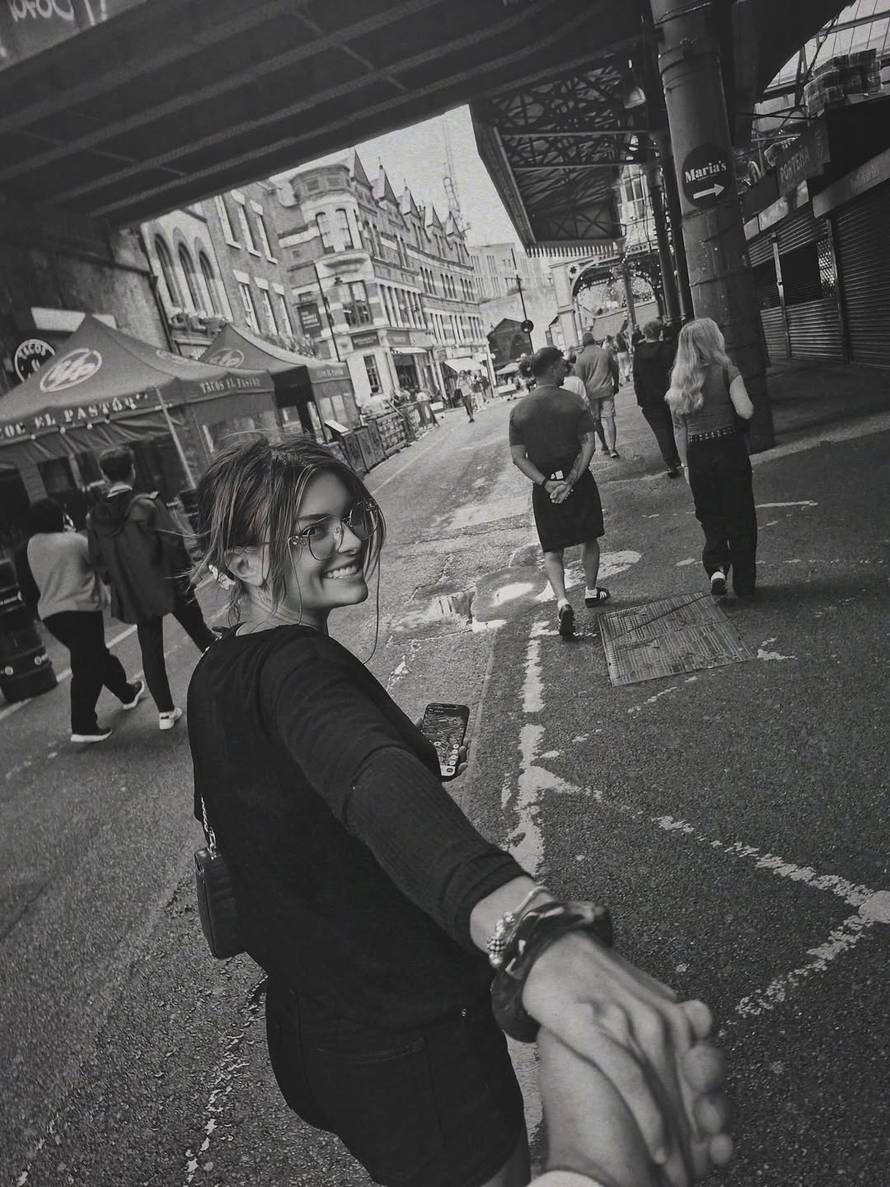 FOTO Bling-bling! Na ruci Elle Dvornik bljesnuo je prsten, ali i isplivalo tko je njezin 'Meštar'