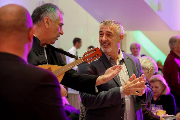 U Zadru održan Bal umirovljenika, zaplesao i ministar Šime Erlić