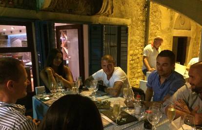 Škrtel je na ljetovanju u Splitu: Pozvali smo ga na Četiri kafića