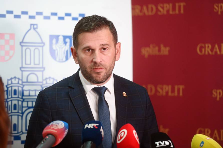 Split: Izvanredna konferencija za medije gradonačelnika Tomislava Šute