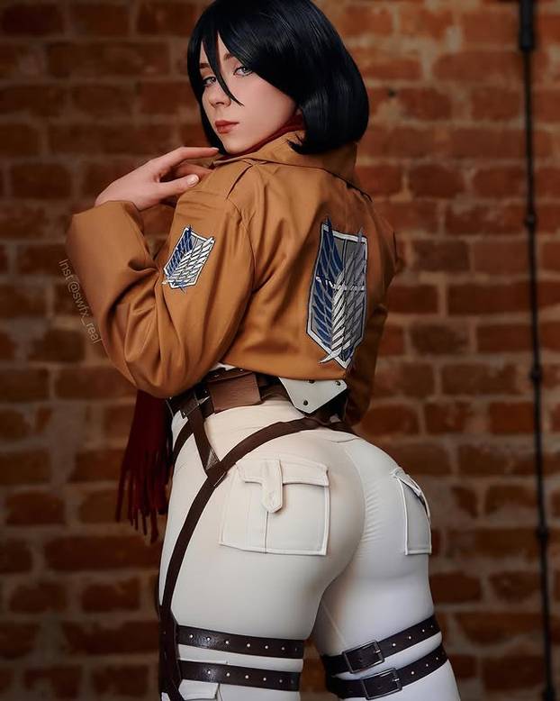 FOTO I zgodna i talentirana: Umjetnica pretvorila erotske crteže u milijunsku karijeru!