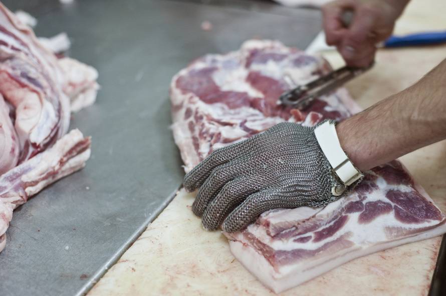 Epidemija trihinele: Više od 40 zaraženih, jedna žena u bolnici