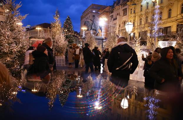 Zagreb: Zagrebački Advent na Trgu bana Jelačića