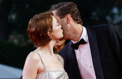 Danas je poznata Oskarovka, a s 15 godina je odustala od škole i uvjerila roditelje da se presele