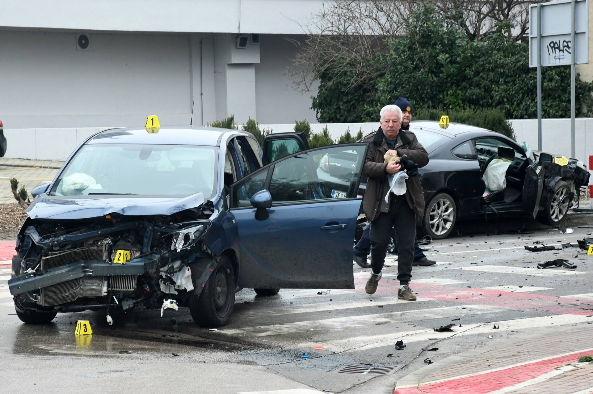 Sisak: Sudar automobila na križanju Lovrićeve i Kukuljevićeve ulice