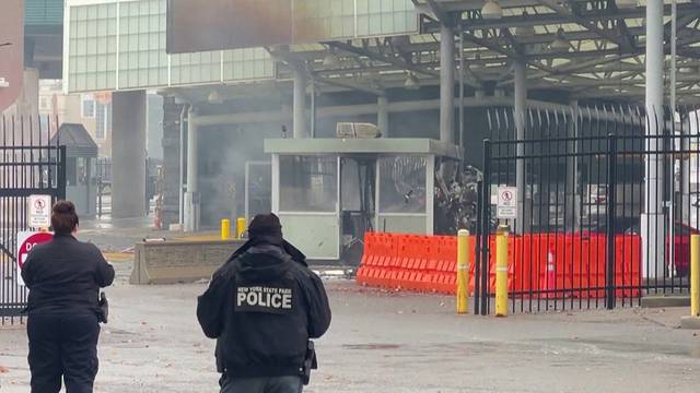 Incident at the Rainbow Bridge border crossing in Niagara Falls