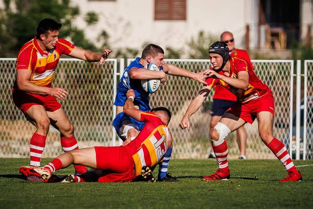 Predsjednik Milanović posjetio Sinj i pogledao  rugby utakmicu između klubova Sinj i Mladost 