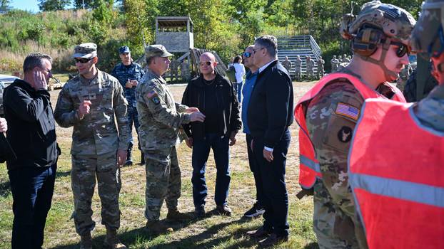 FOTO Milanović posjetio vojni kamp u Minessoti: Naši ljudi su ponosni na ovu suradnju