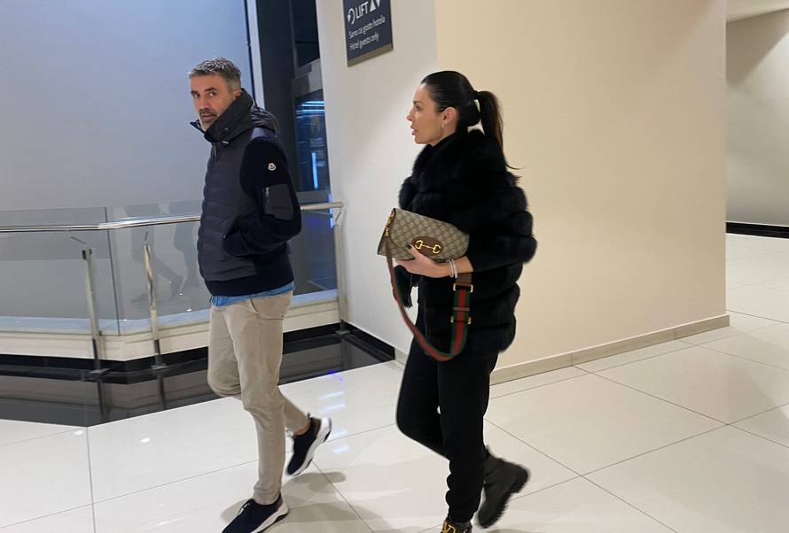 FOTO Bjegunca Zorana Mamića pratila supruga Senka s Gucci torbom i Valentino čizmama