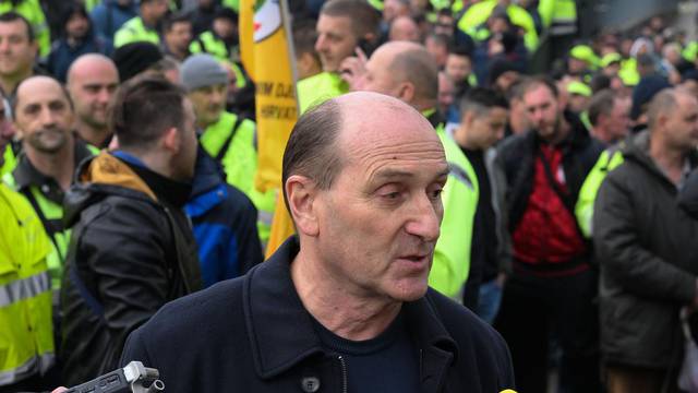 Zagreb: Prosvjed radnika ?isto?e koji su nezadovoljni svojim primanjima