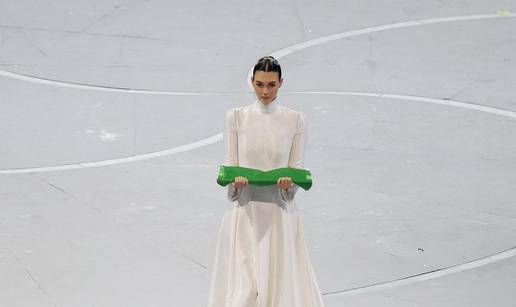 Cura Leonarda DiCaprija na otvaranju Zimskih olimpijskih igara nosila zastavu Italije