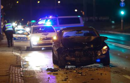 Sudarila se tri auta u Zagrebu, dvoje ozlijeđenih je u bolnici