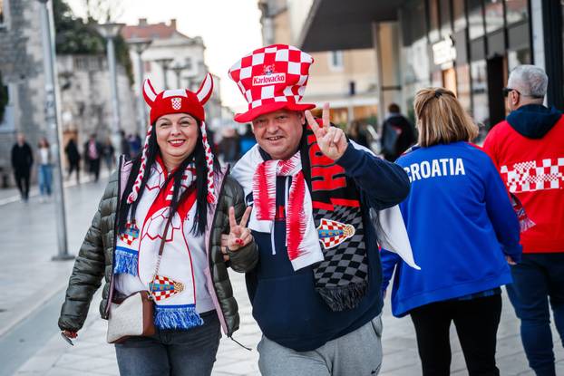 Split: Atmosefra na splitskoj rivi uoči početka utakmice UEFA Lige nacija Hrvatska - Francuska