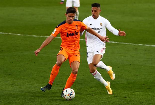 La Liga Santander - Real Madrid v Valencia