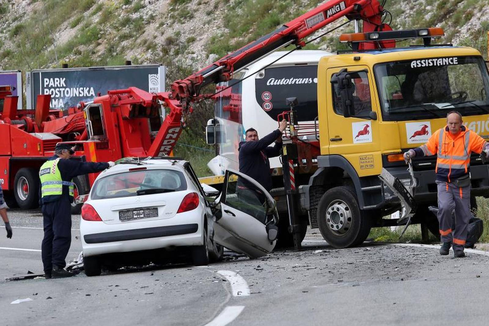 Bakarac: Jedna osoba poginula u sudaru autobusa i osobnog automobila