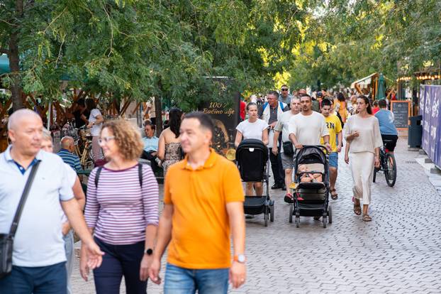 Zagreb: Manifestacija "100% Zagorsko" na Europskom trgu