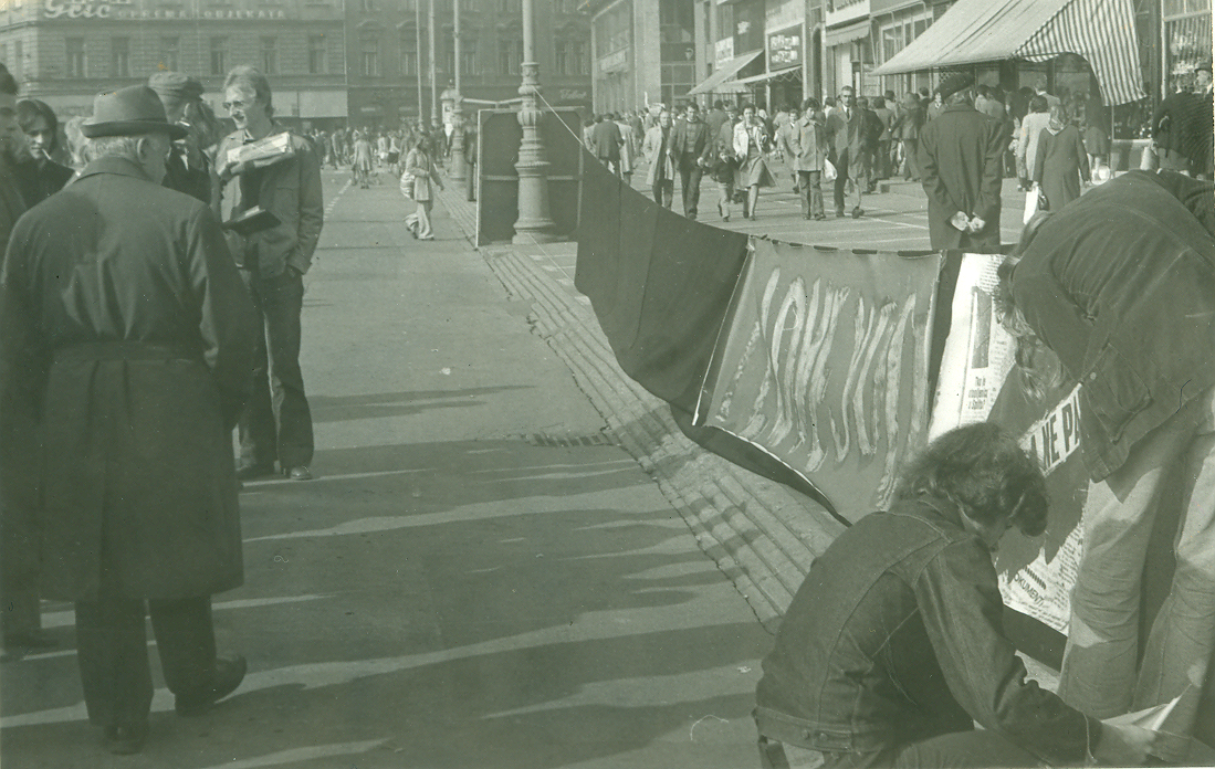 storyeditor/2024-03-26/1975_uestorica_autora_Akcija_Trg_republike__Zagreb__16_.tif