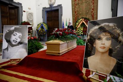 Body of actress Gina Lollobrigida lies in state, in Rome
