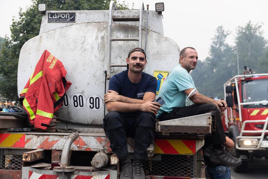 Wildfires rage in southern France