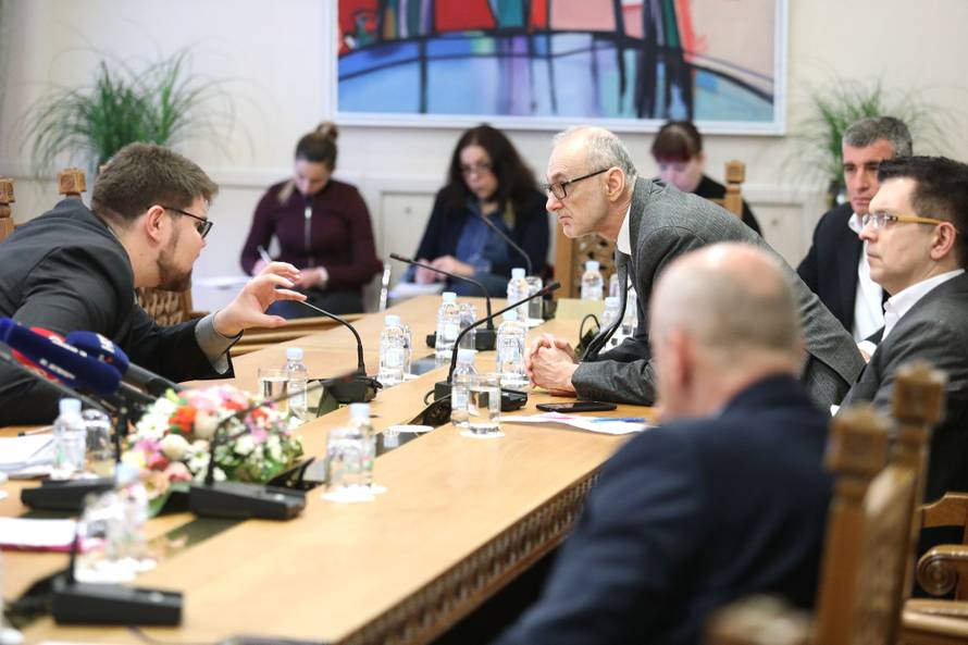 Željko Reiner: 'Ne znam zašto bi građane zanimao Poslovnik'