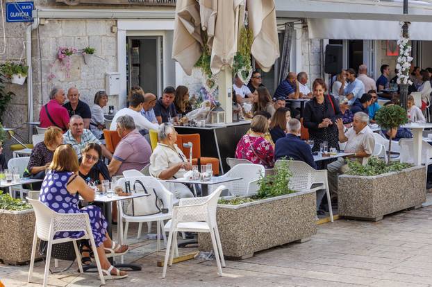Velika gužva u centru Sinja na blagdan Velike Gospe