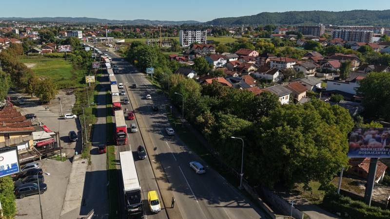 Kamionski prijevoznici iz BiH prekidaju prosvjed, zadovoljni obećanjima, ali nema jamstava