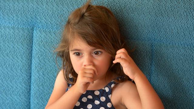 Djeca rjeđe imaju razne alergije ako grizu nokte ili sišu palac