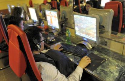 Kinez umro nakon tri dana igranja u internetskom kafiću