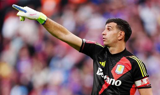 Najbolji golman svijeta odlazi u Saudijsku Arabiju? Rasplakao se na posljednjoj utakmici Ville