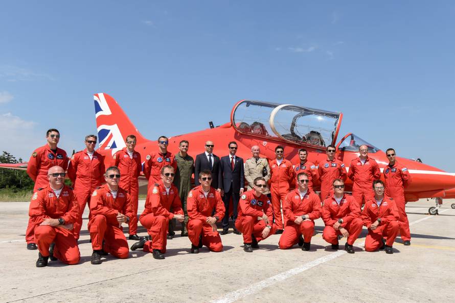 Kraljevska grupa Red Arrows posjetila je naša Krila Oluje