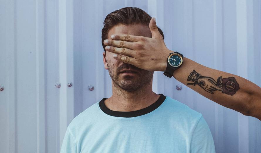 O onima koji ti pametuju pa to onda pravdaju brigom za tebe