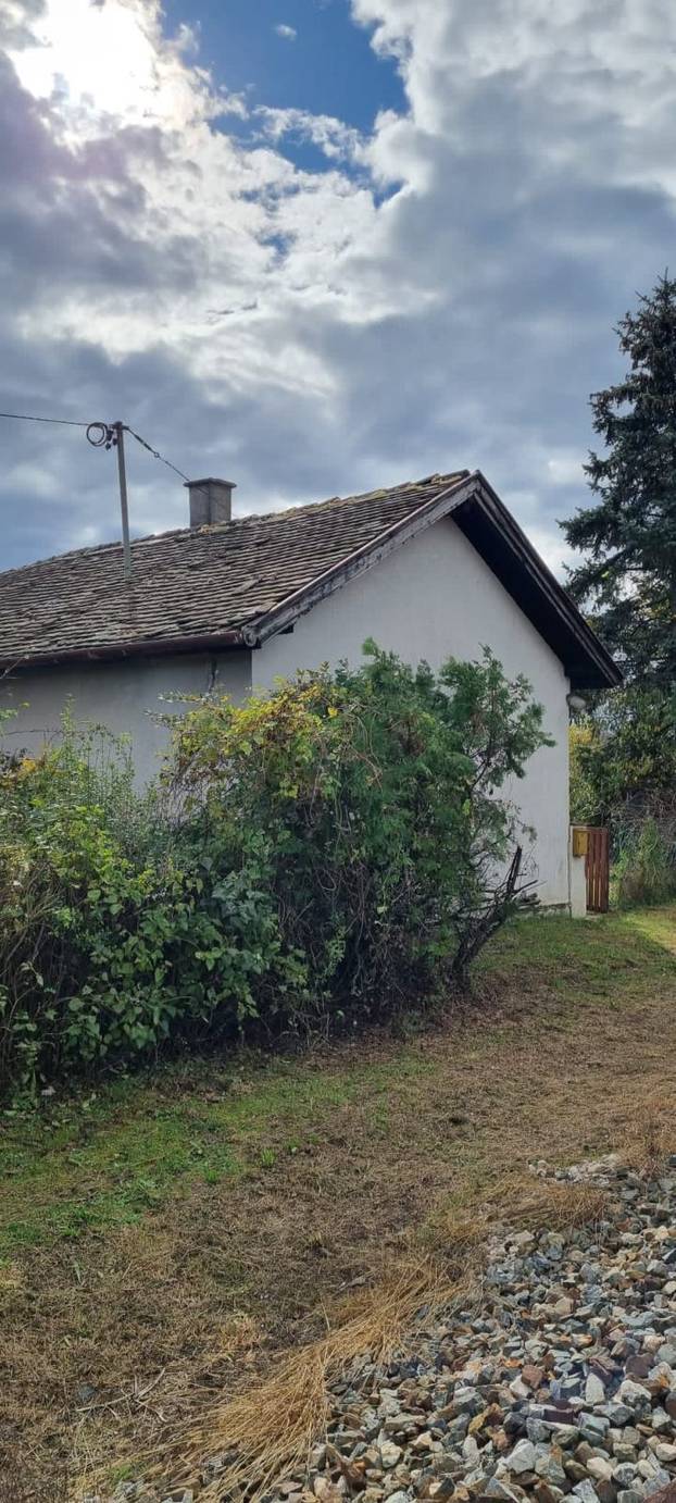 FOTO Netko 73 kvadrata prodaje za 26.000 eura na domaćim oglasima. Evo gdje je stan...