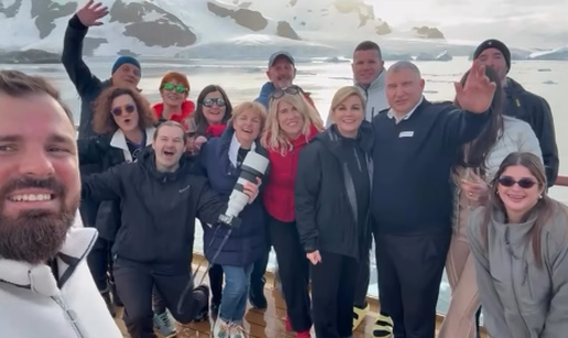 FOTO Kolindino slavlje na Antarktici: 'Pre&zcaron;ivjeli Drakea'. Zahvalila Sr&dstrok;anu iz Dubrovnika