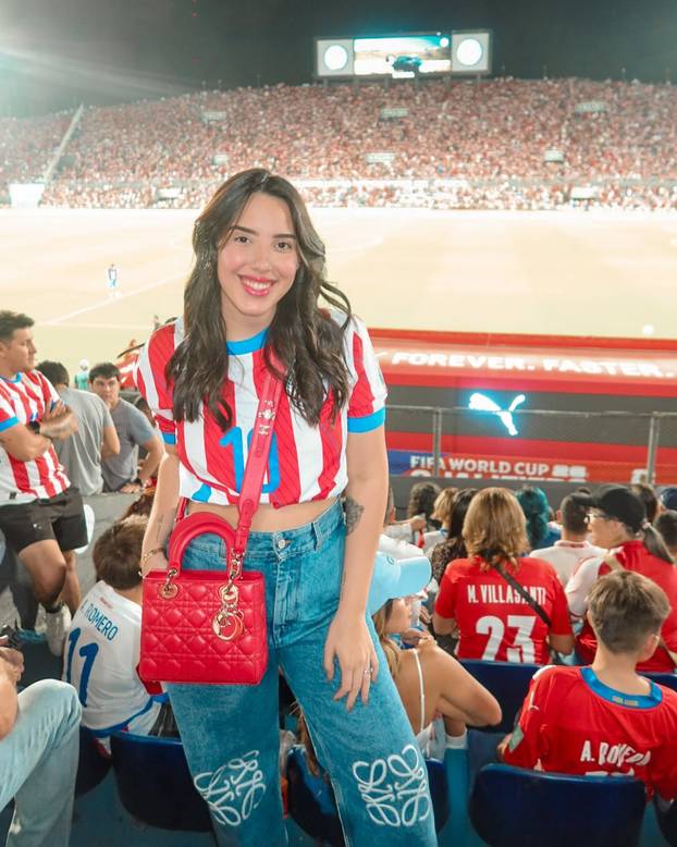 FOTO Od 'Tigrice' do odvjetnice. Ovo su paragvajske i francuske WAGS-ice: Koje su zanosnije?
