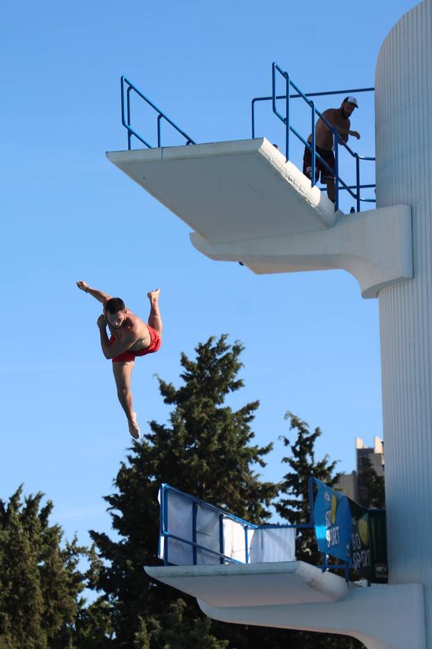 Split: Sportsko-humanitarno natjecanje "Najluđi skakač Hrvatske"