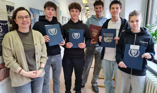 Zagreba&ccaron;ki u&ccaron;enici debatirali na Harvardu i osvojili nagradu