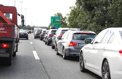 Pojačan promet na cestama u smjeru mora: Pristižu turisti, a domaći idu na godišnje odmore