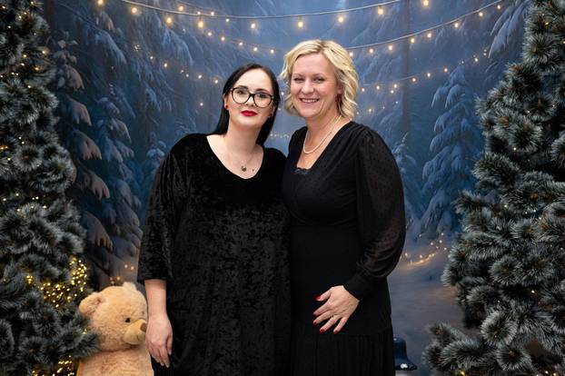 Zagreb: Svečana premijera Božićne predstave "A, gdje su lampice?" u kazalištu Trešnja