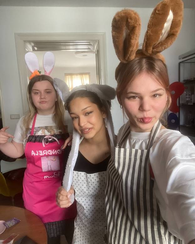 Tko su zvijezde nove hit serije 'Sram': Sjajno glume tinejdžere, neki imaju i preko 30 godina